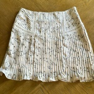 Moon River skirt lined w/ side zipper light pink Woman’s Juniors Fairy Floral